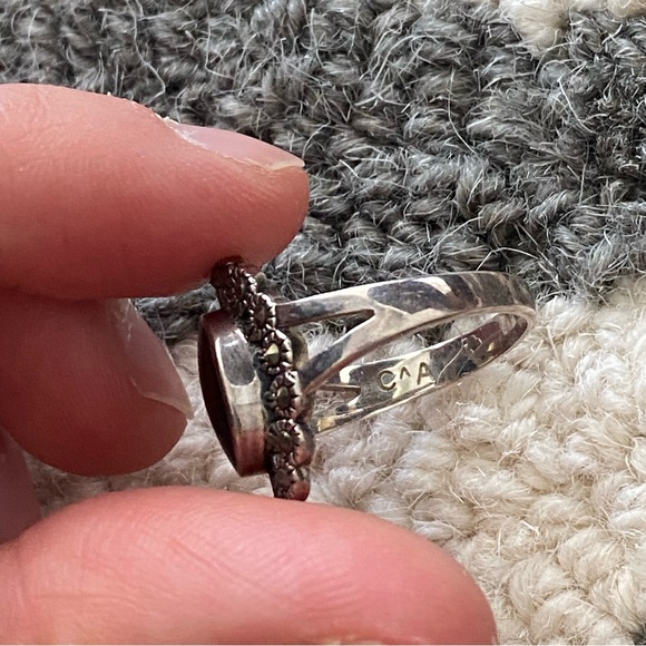 Gorgeous Sterling Silver Vintage Ring - Picture 3 of 6